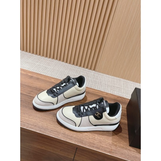 CHANEL Sneakers