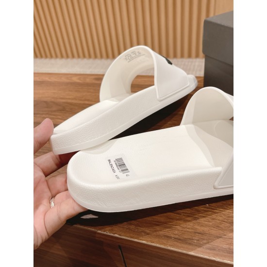  Balenciaga Slippers