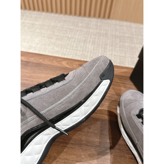 CHANEL Sneakers