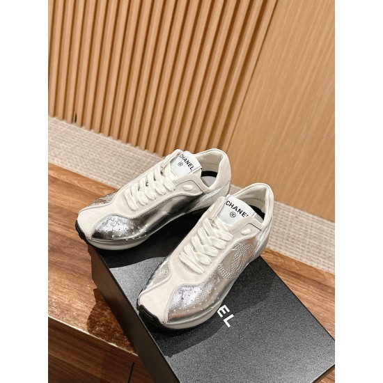 CHANEL Sneakers