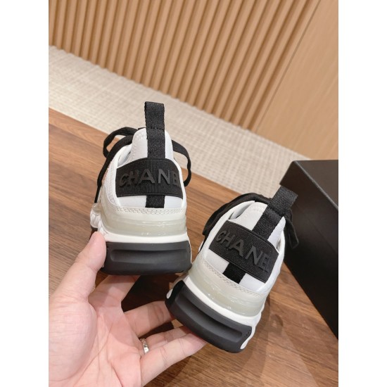 CHANEL Sneakers