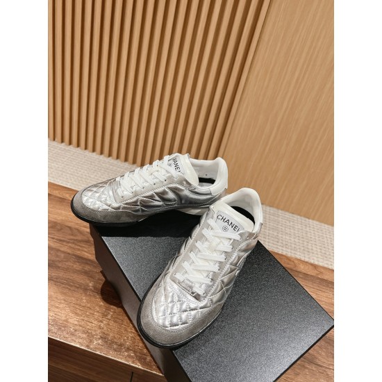 CHANEL Sneakers