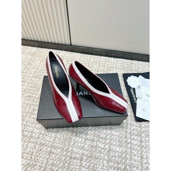 CHANEL Pumps and Slingbacks