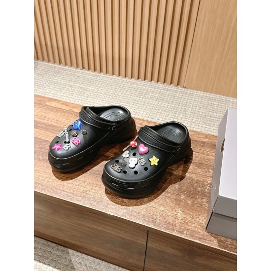  Balenciaga Slippers