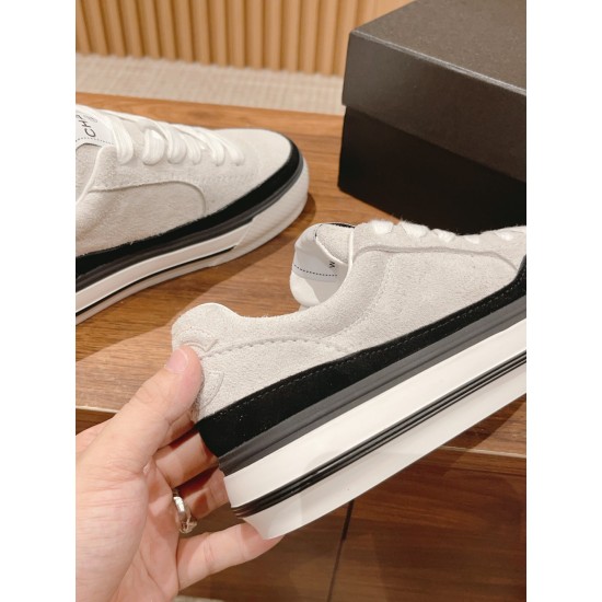 CHANEL Sneakers