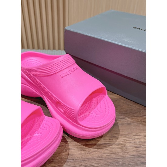  Balenciaga Slippers