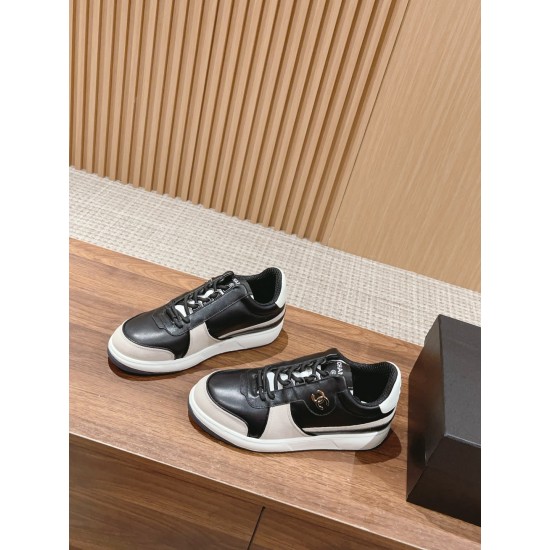 CHANEL Sneakers
