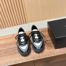 CHANEL Sneakers