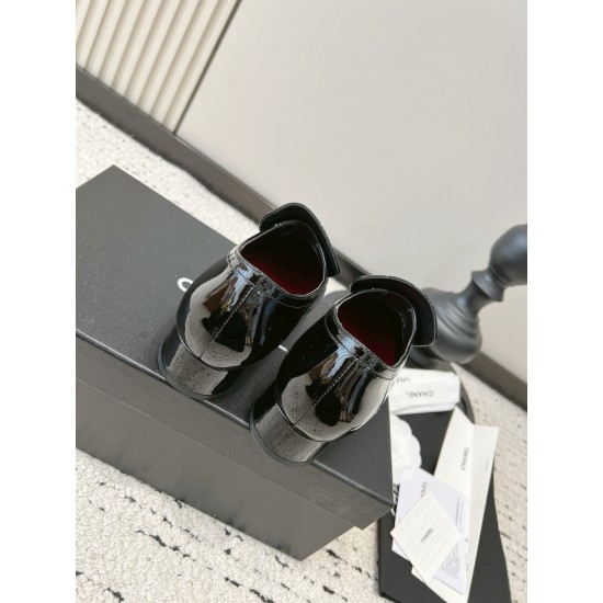 CHANEL Pumps and Slingbacks