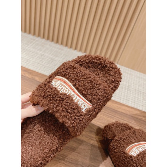  Balenciaga Slippers