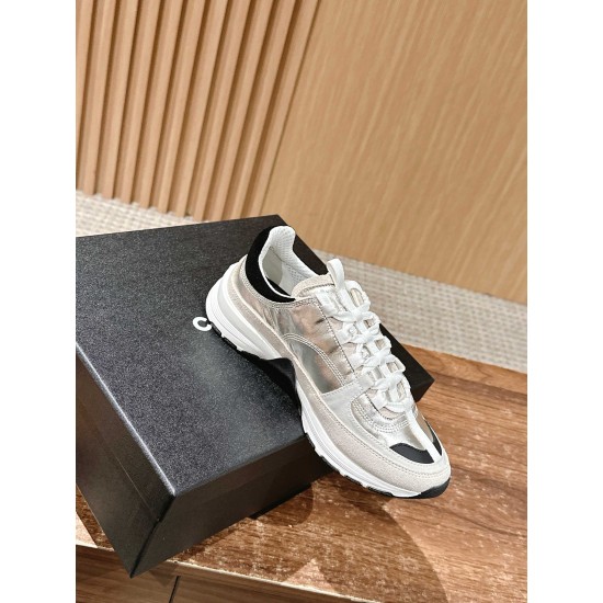 CHANEL Sneakers
