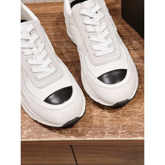 CHANEL Sneakers