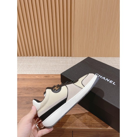 CHANEL Sneakers