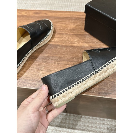 CHANEL Espadrilles