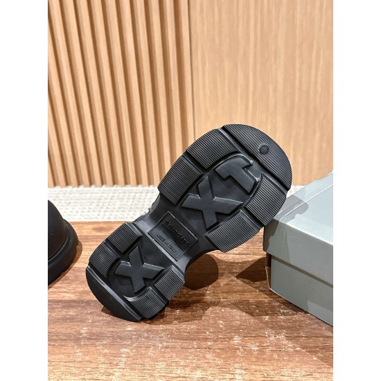  Balenciaga Slippers
