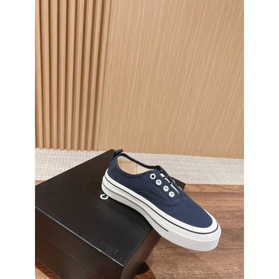 CHANEL Sneakers