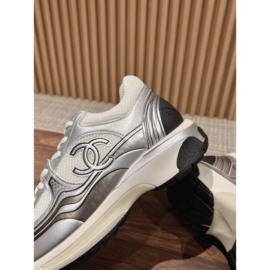 CHANEL Sneakers