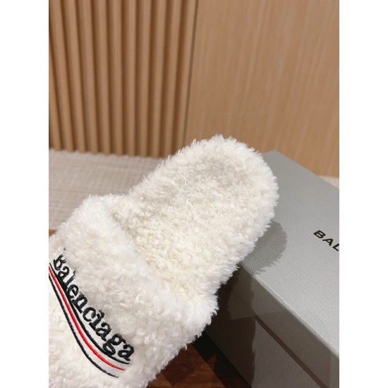 Balenciaga Slippers