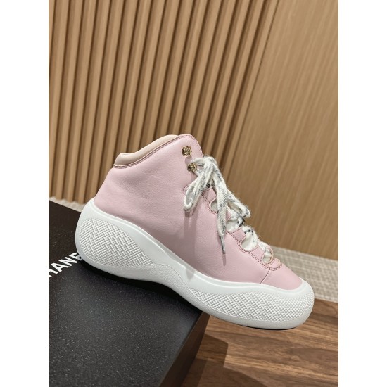 CHANEL Sneakers