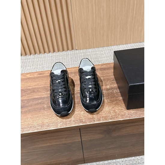 CHANEL Sneakers