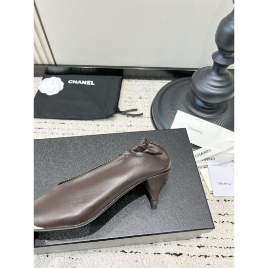 CHANEL Pumps and Slingbacks
