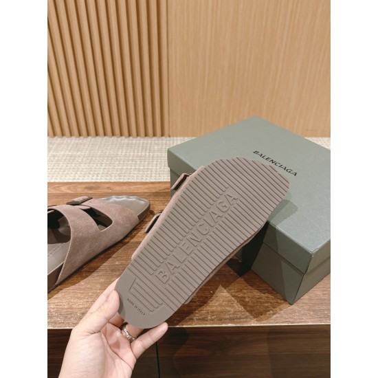  Balenciaga Slippers
