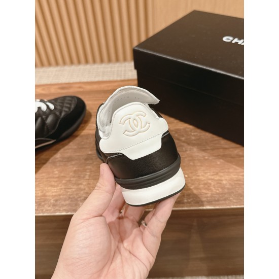 CHANEL Sneakers