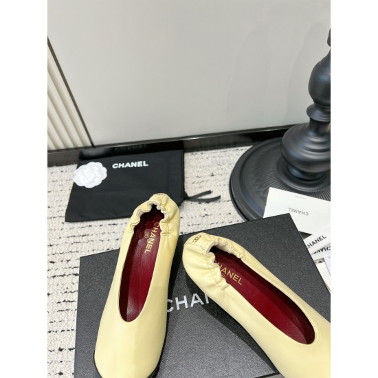 CHANEL Pumps and Slingbacks