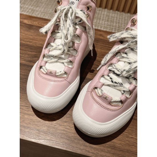 CHANEL Sneakers