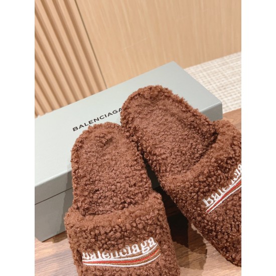  Balenciaga Slippers