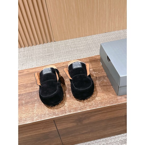  Balenciaga Slippers