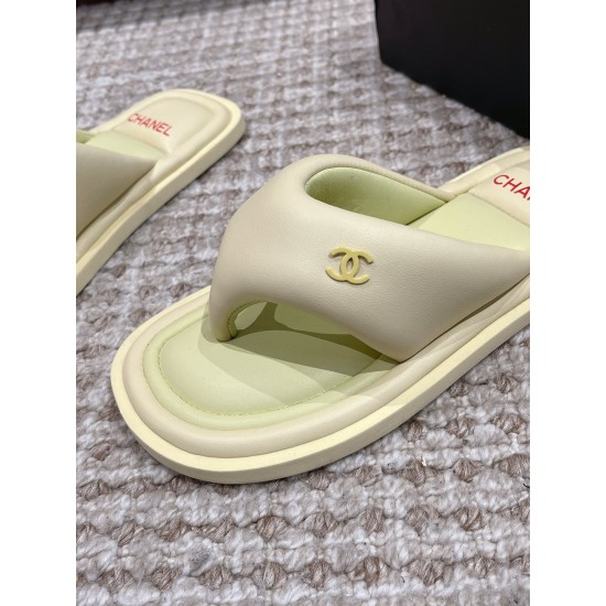 CHANEL Slippers