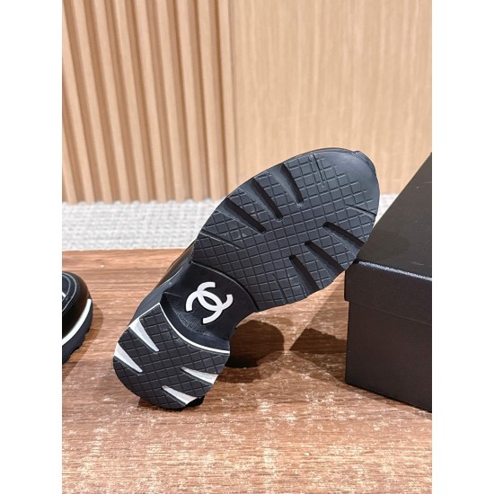 CHANEL Sneakers