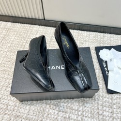 CHANEL Pumps and Slingbacks