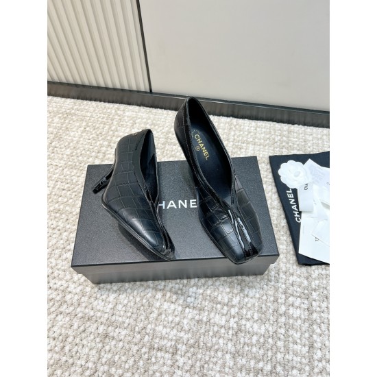 CHANEL Pumps and Slingbacks