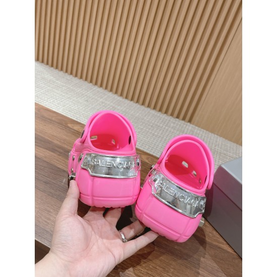  Balenciaga Slippers