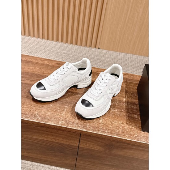 CHANEL Sneakers