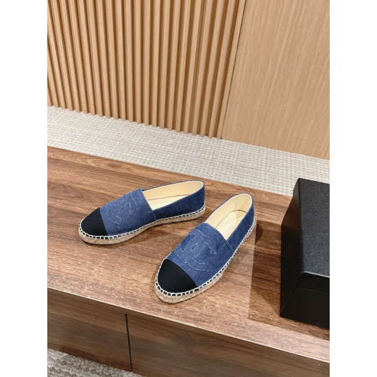 CHANEL Espadrilles