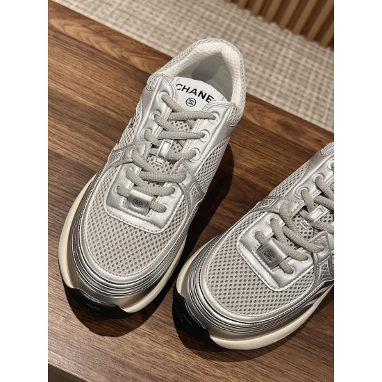 CHANEL Sneakers