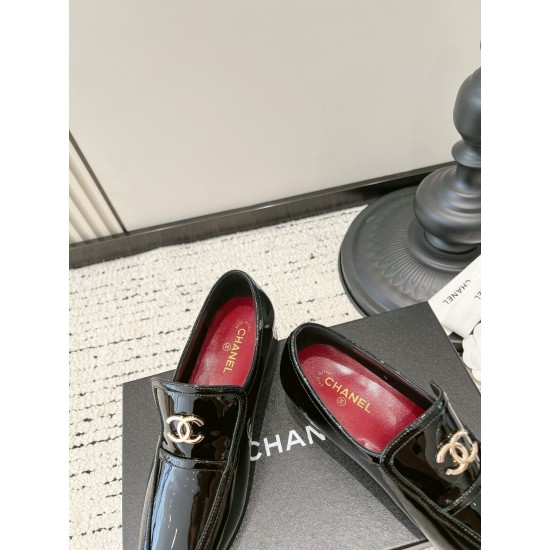 CHANEL Pumps and Slingbacks