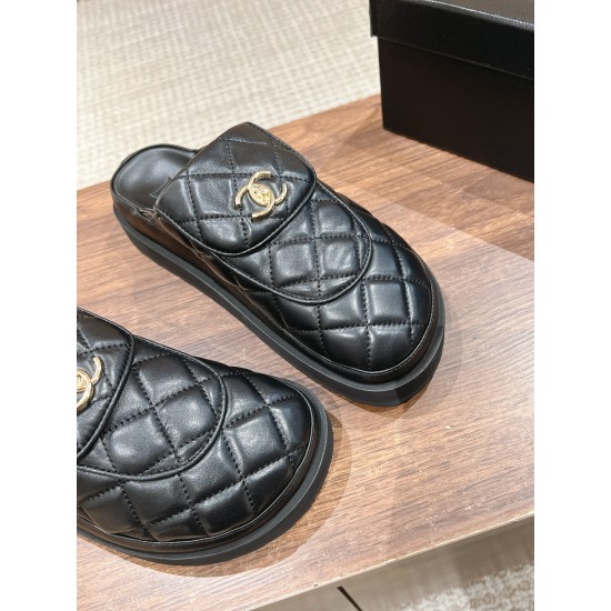 CHANEL Slippers