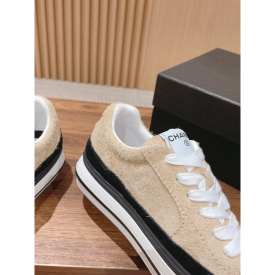 CHANEL Sneakers