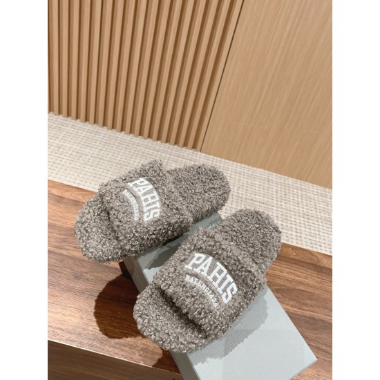  Balenciaga Slippers