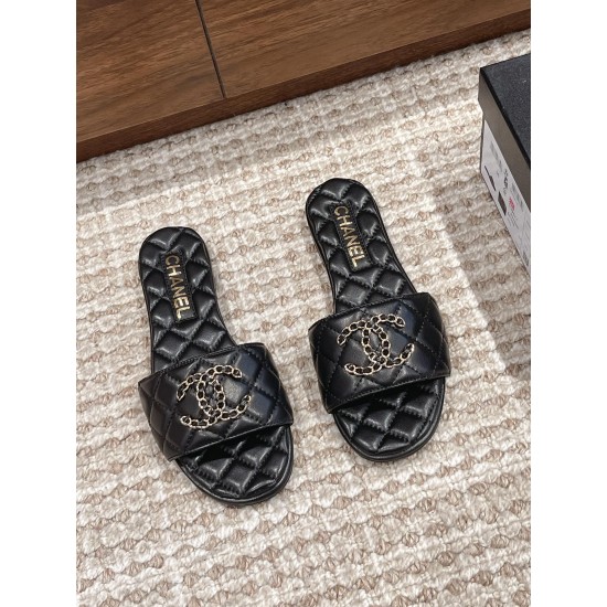 CHANEL Slippers