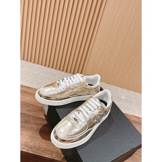 CHANEL Sneakers