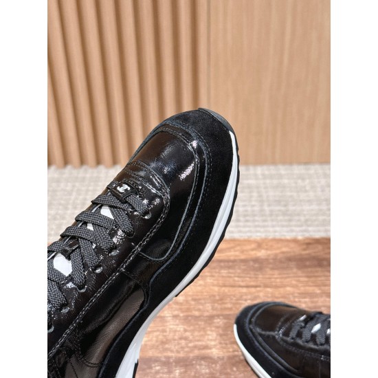 CHANEL Sneakers