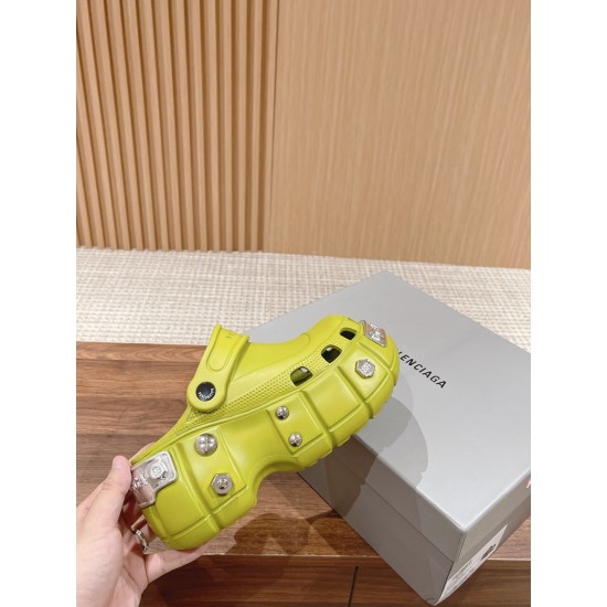  Balenciaga Slippers