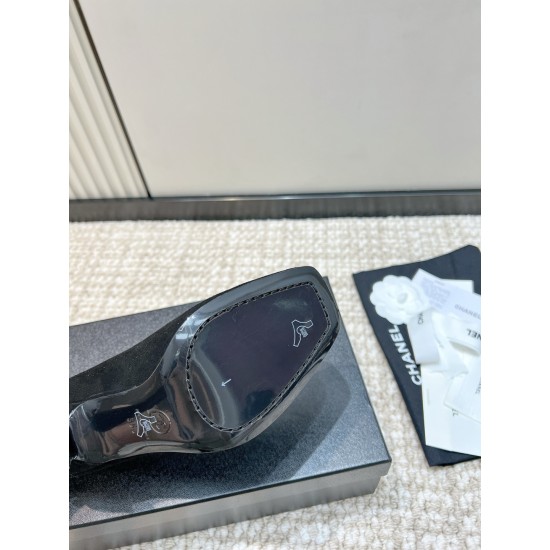 CHANEL Pumps and Slingbacks