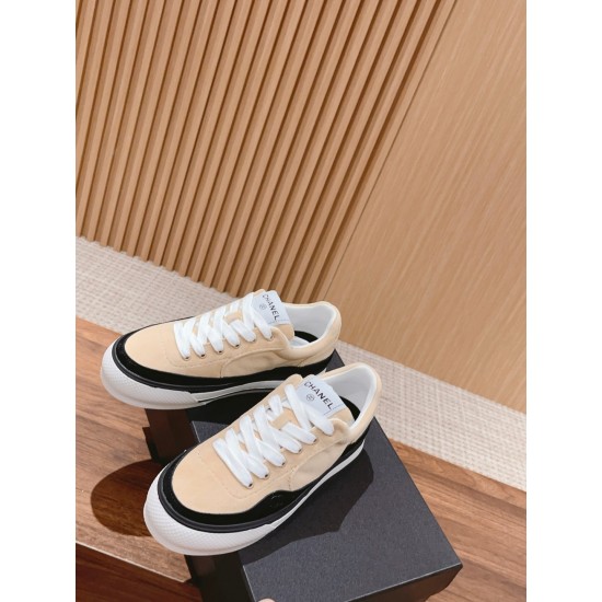 CHANEL Sneakers