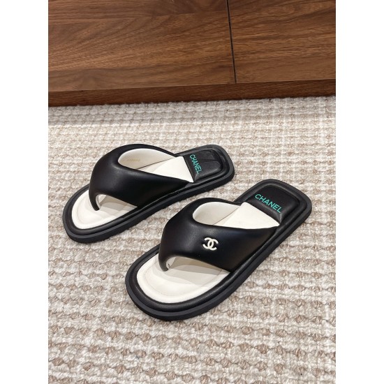 CHANEL Slippers